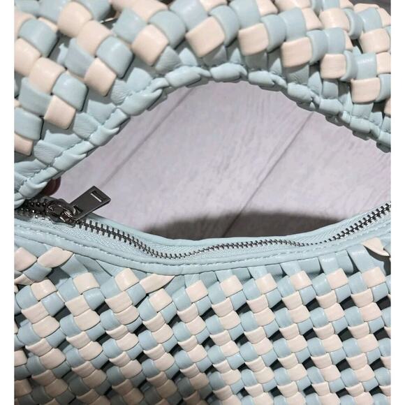 SINCERELY JULES White/Light Teal Woven Shoulder Bag NWT. 12x7" - Picture 4 of 7